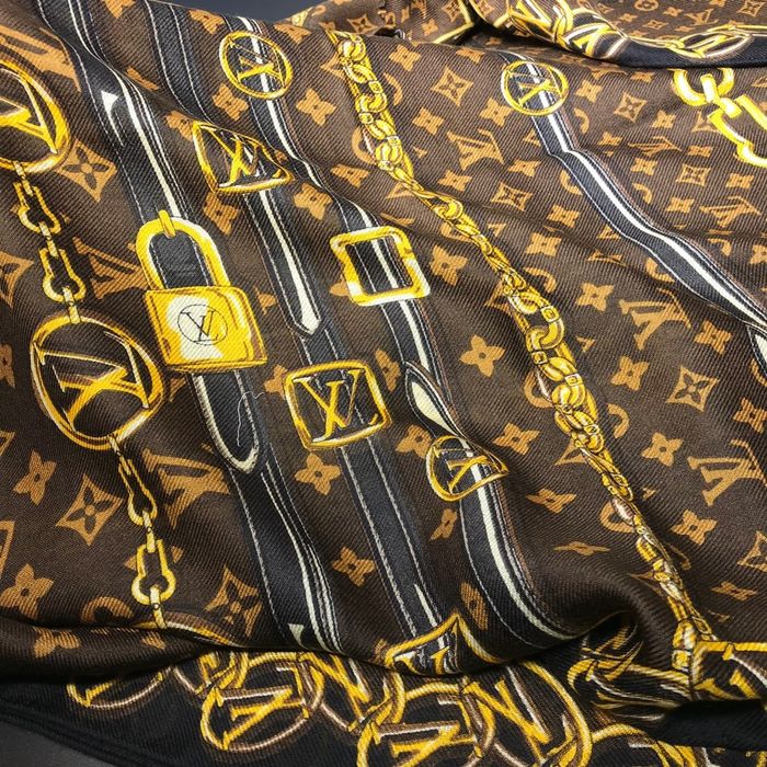 Louis Vuitton Scarf LV00088